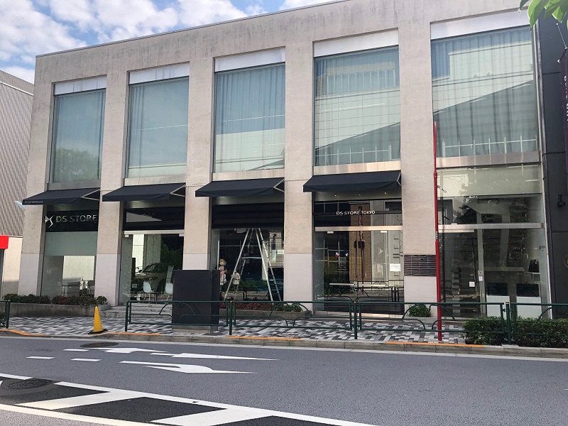 本日のDS STORE 東京・・・あれ？脚立が・・・