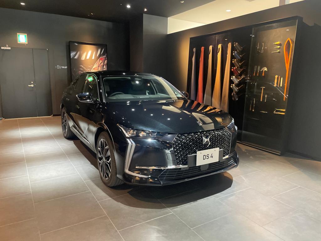 DS4 RIVOLI E-TENSE展示中