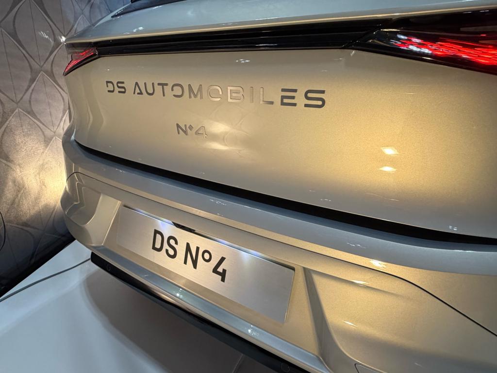 【DS N°4 HYBRID】東京オートサロン2026の様子