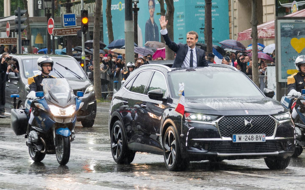 DS 7 CROSSBACKはフランス大統領車