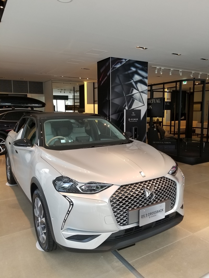 DS 3 CROSSBACK E-TENSE、ご期待ください