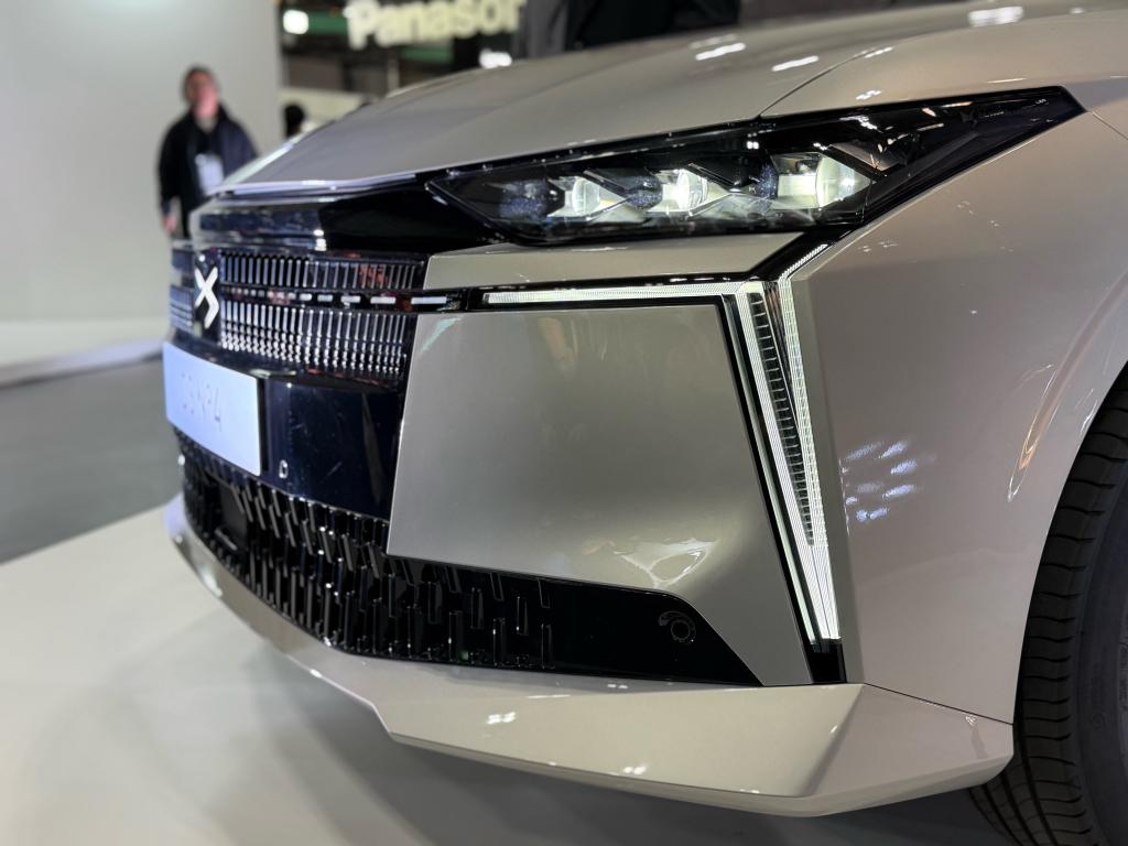 【DS N°4 HYBRID】東京オートサロン2026の様子