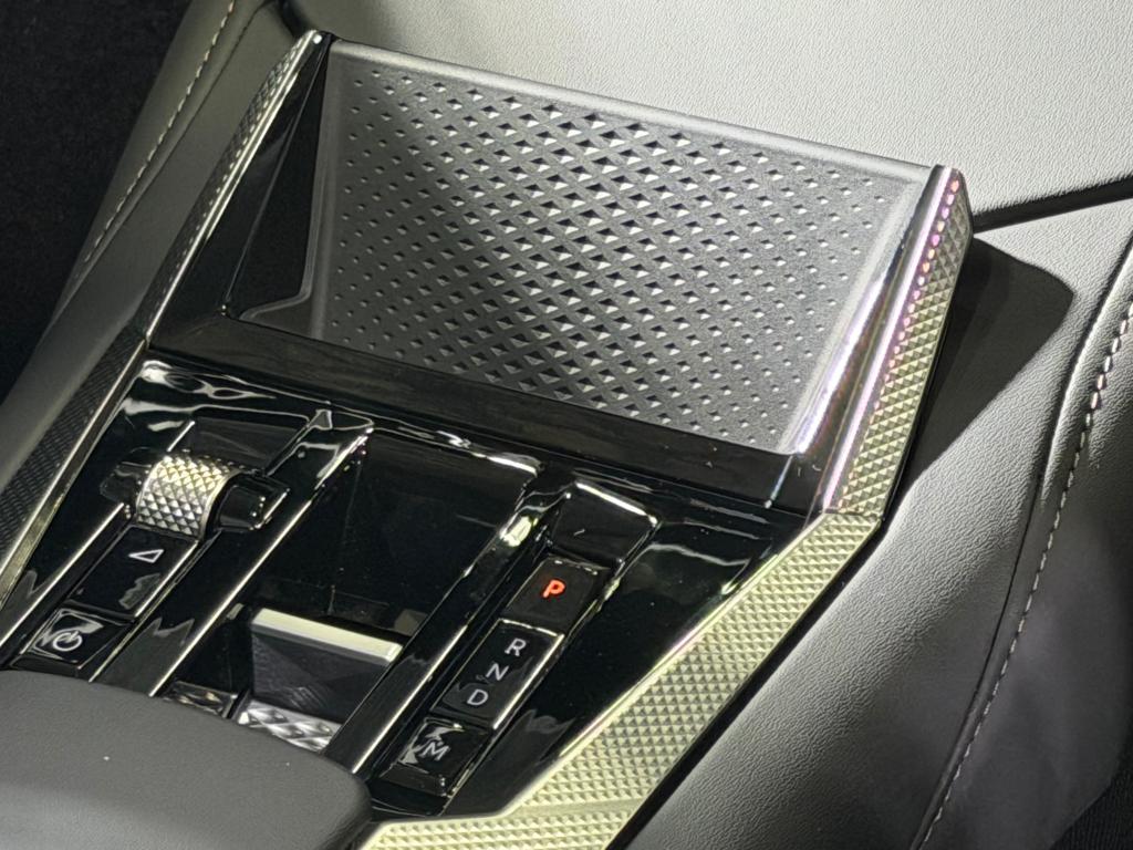 【DS N°4 HYBRID】東京オートサロン2026の様子