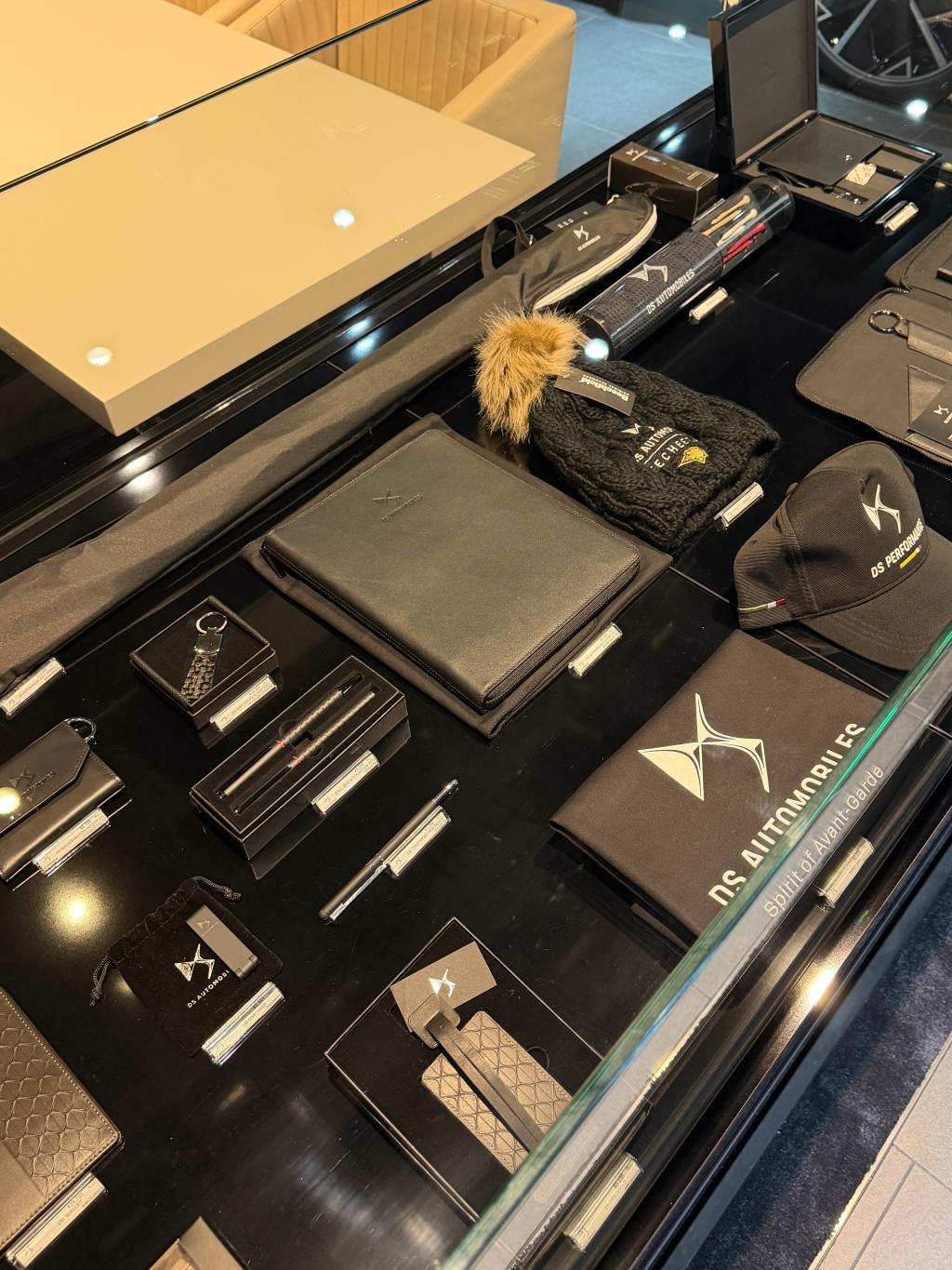DSグッズを多数取り扱っております